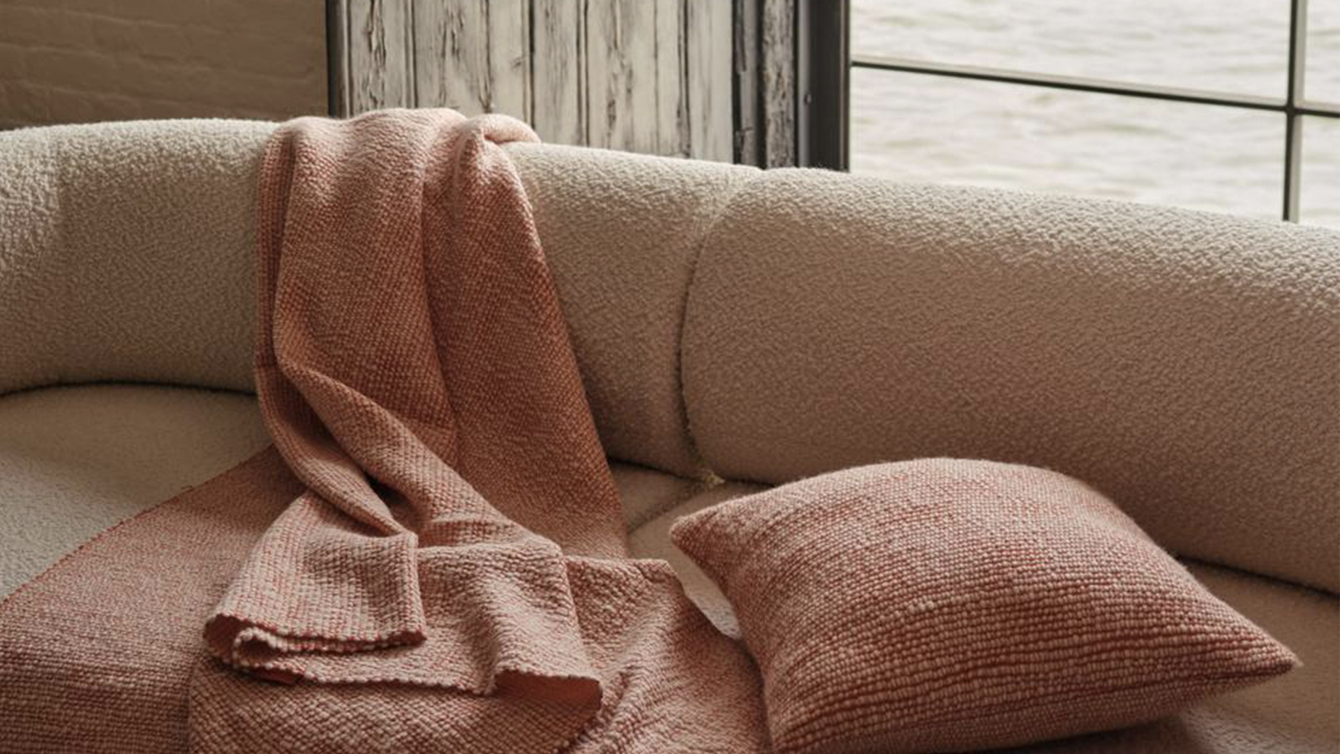 Thread Throw, Lifestyle