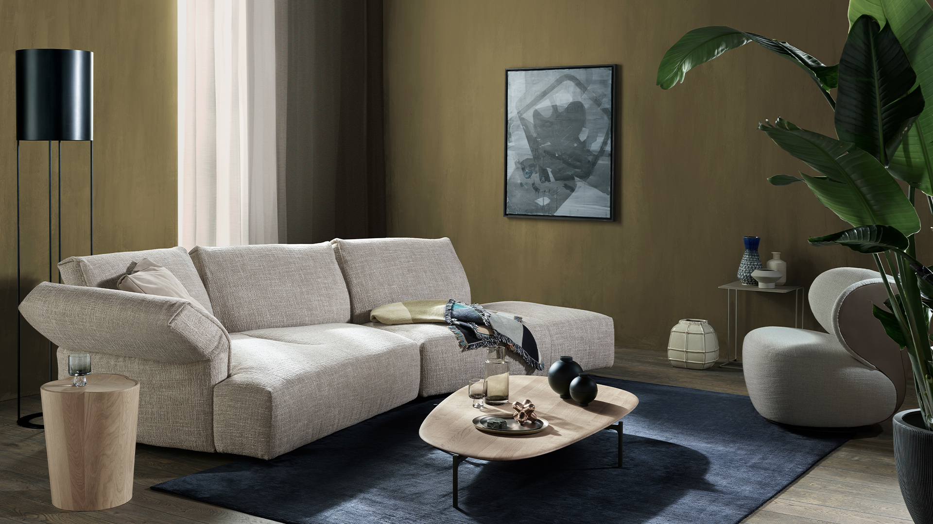 Molamisa Sofa, Lifestyle