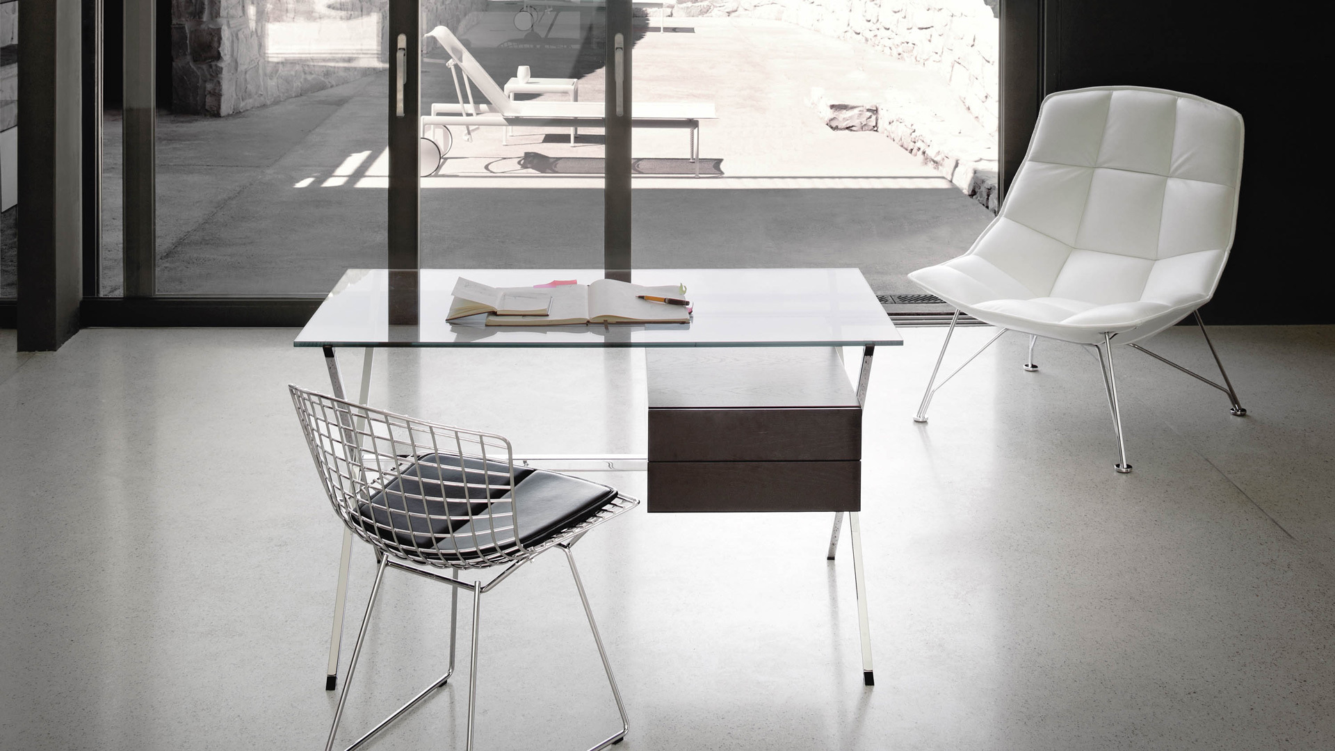 Bertoia Side Chair, Lifestyle