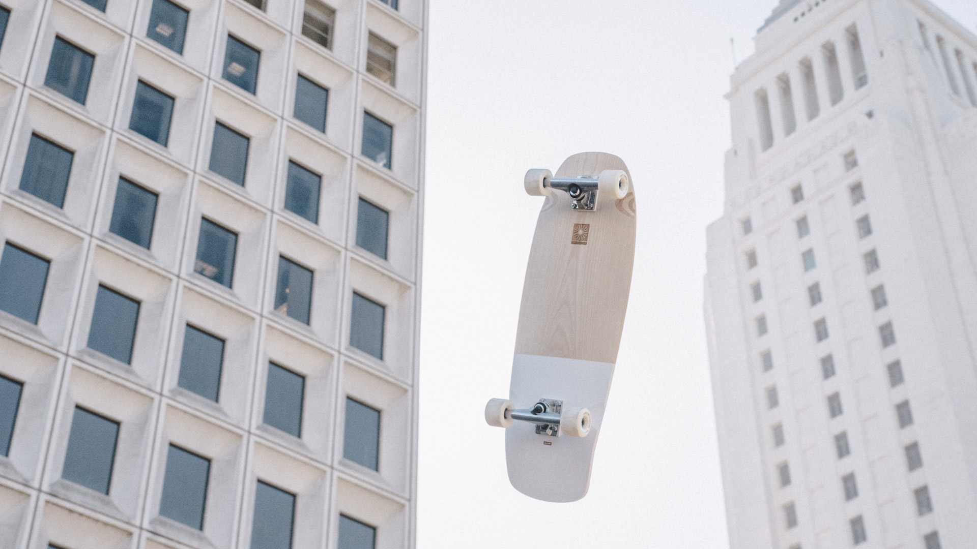 Eames Lounge Cruiser in White Ash, Lifestyle