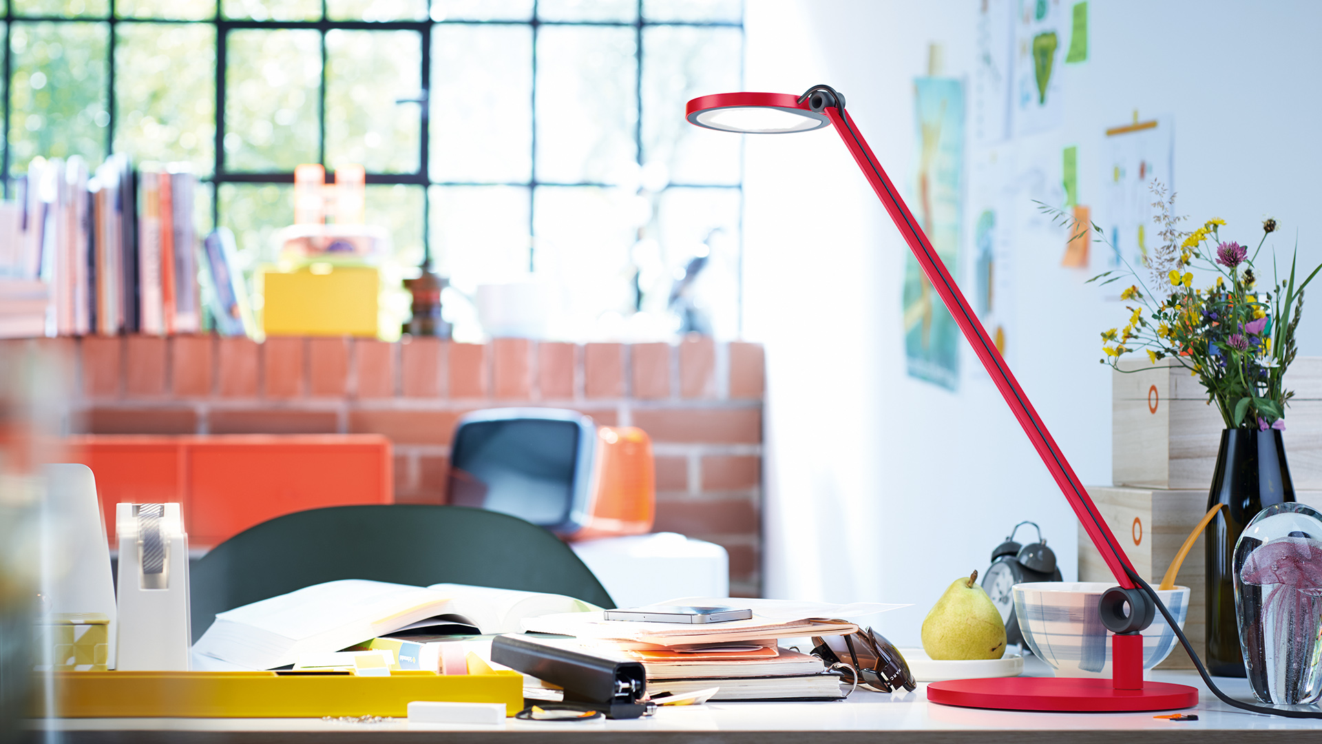 Para.mi Desk Lamp, Lifestyle