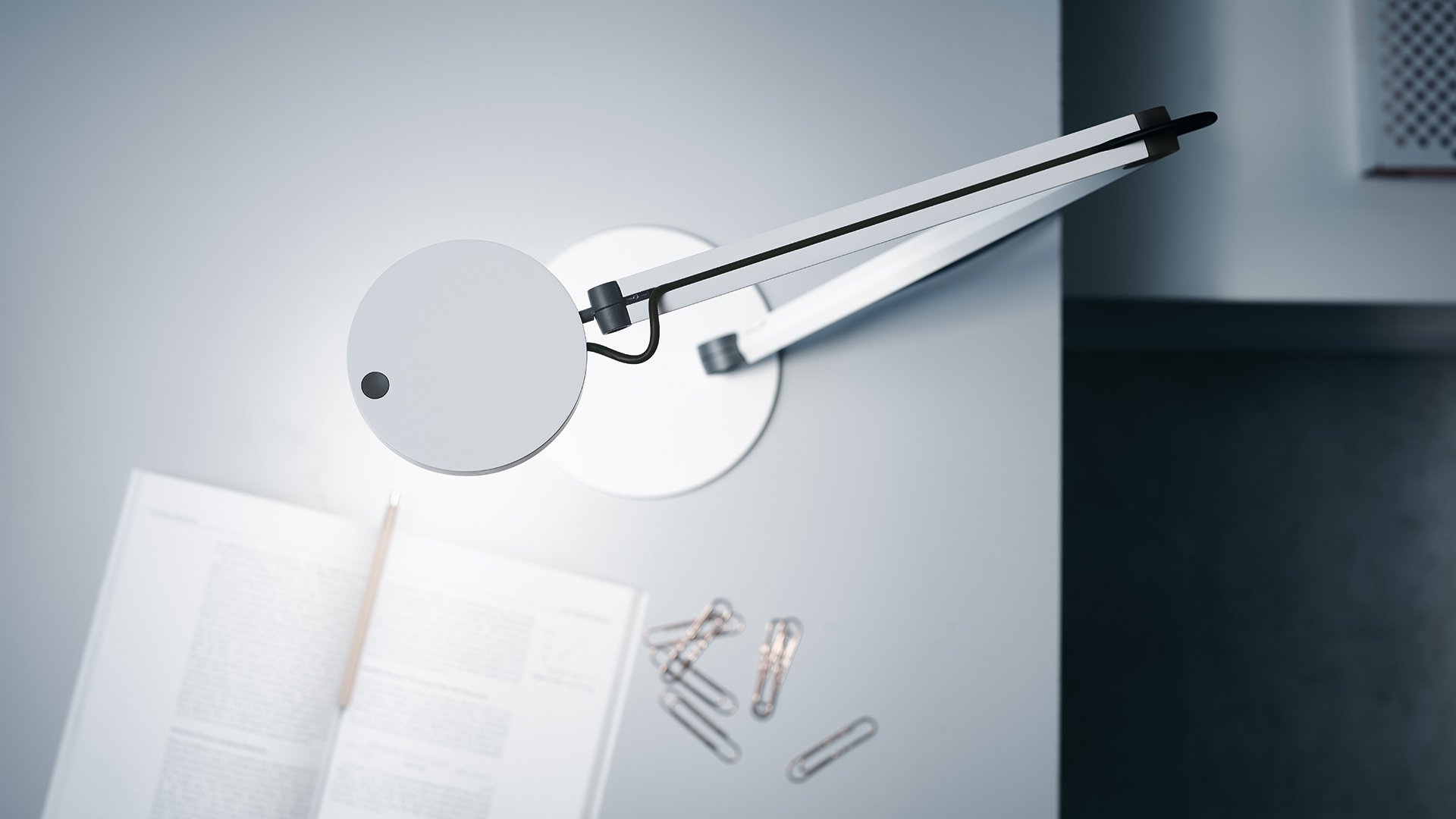 Para.mi Desk Lamp, Lifestyle