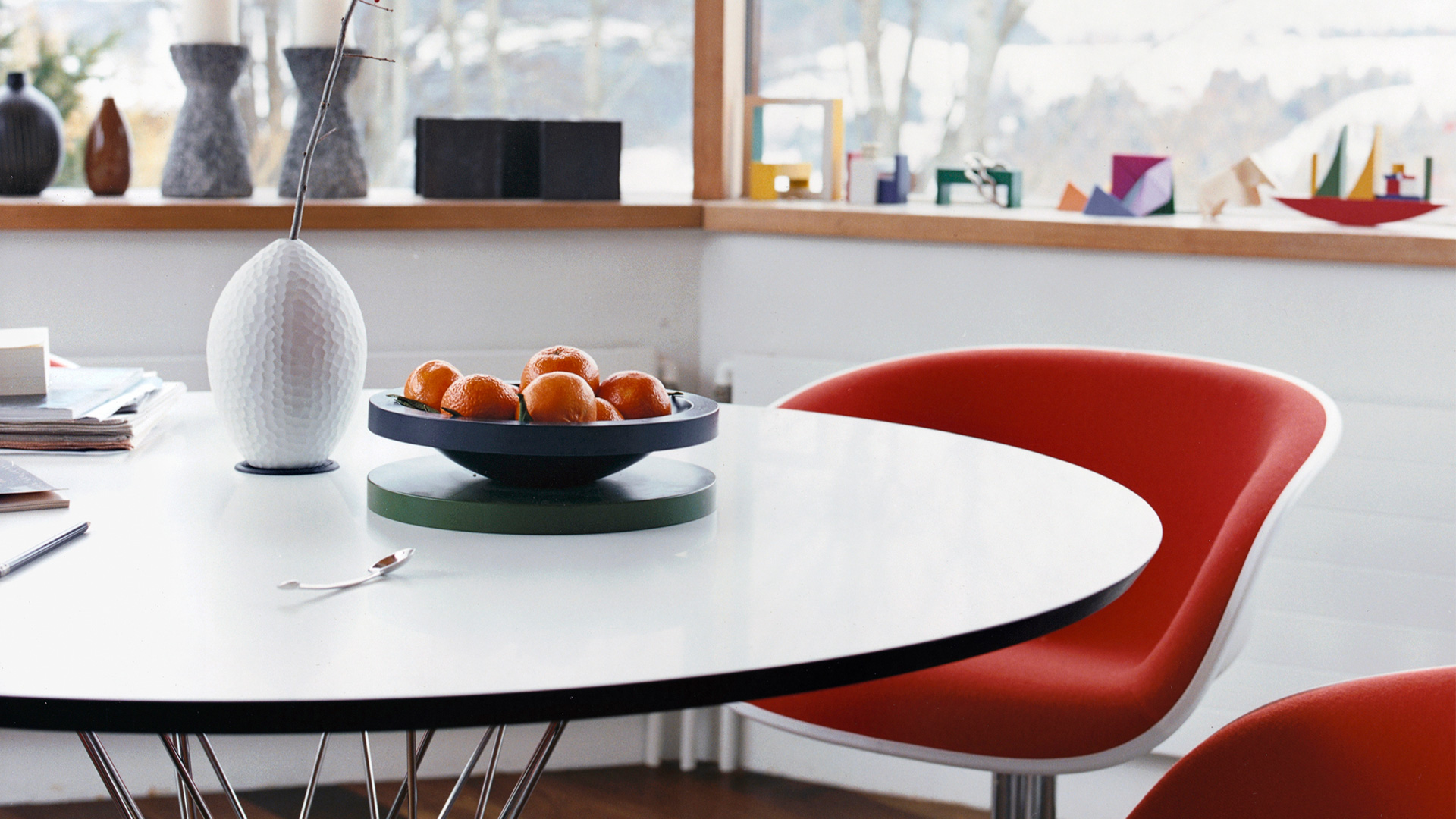 Noguchi Dining Table, Lifestyle