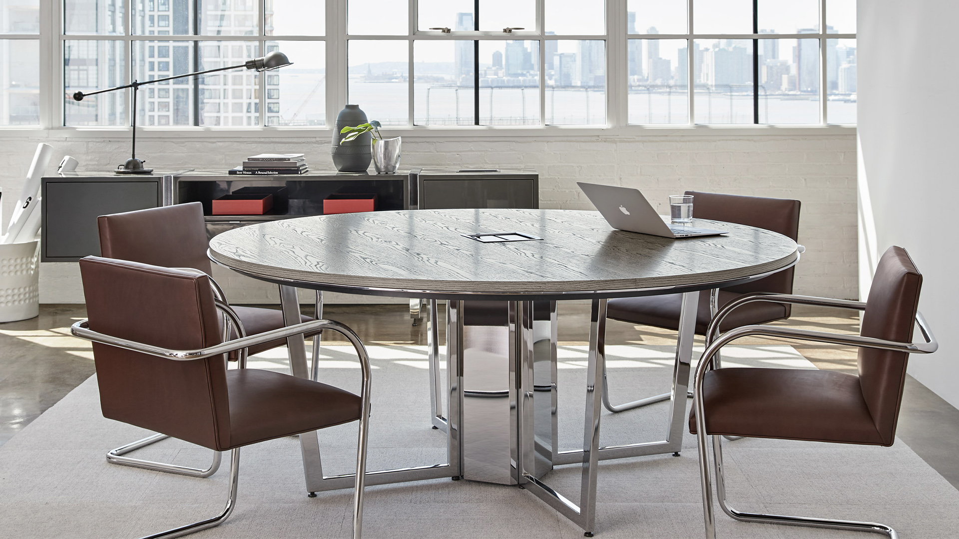 Brno Chair, Tubular, Lifestyle