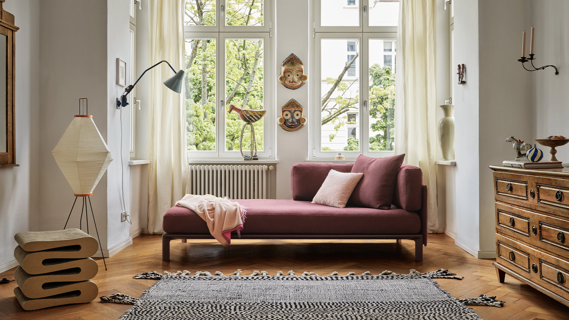 Anagram Sofa, Lifestyle