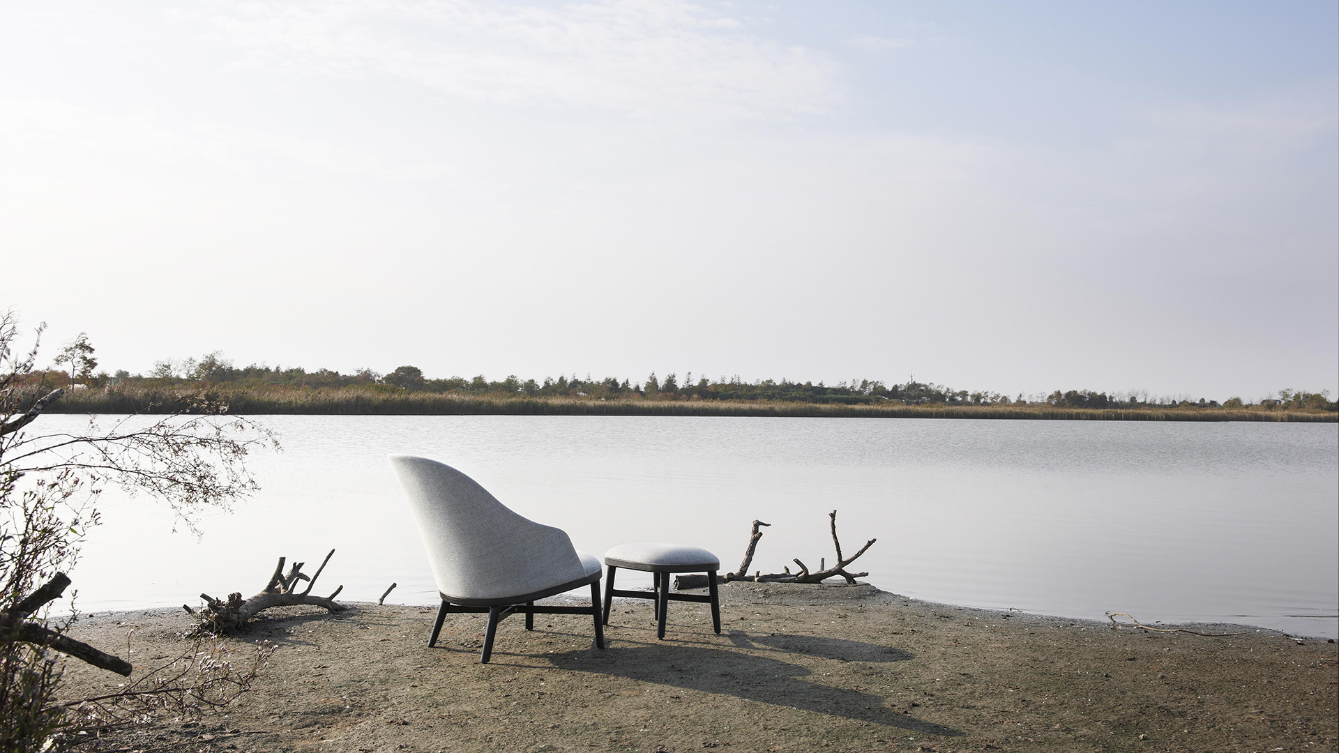 Bund Lounge Chair, Lifestyle