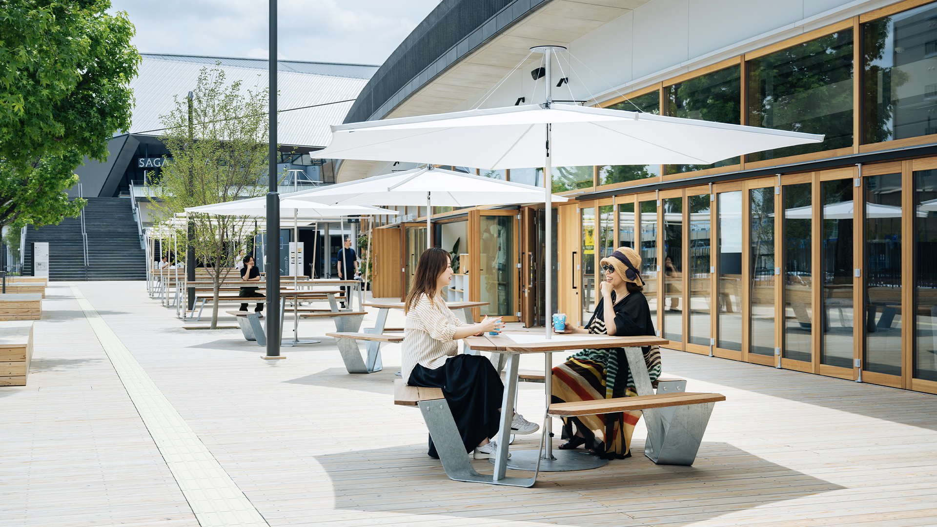 Inumbra Outdoor Umbrella, Medium, Lifestyle