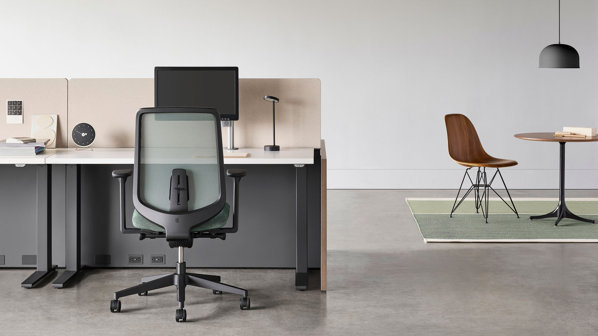 Verus Suspension Back Task Chair, Lifestyle