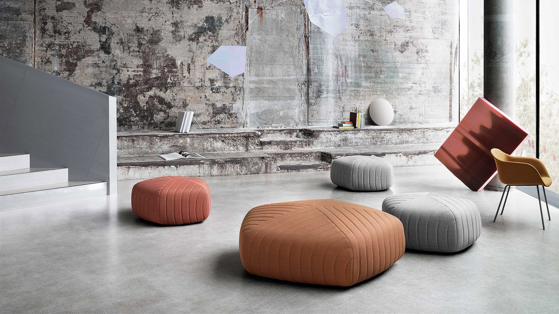 Five Pouf, Lifestyle