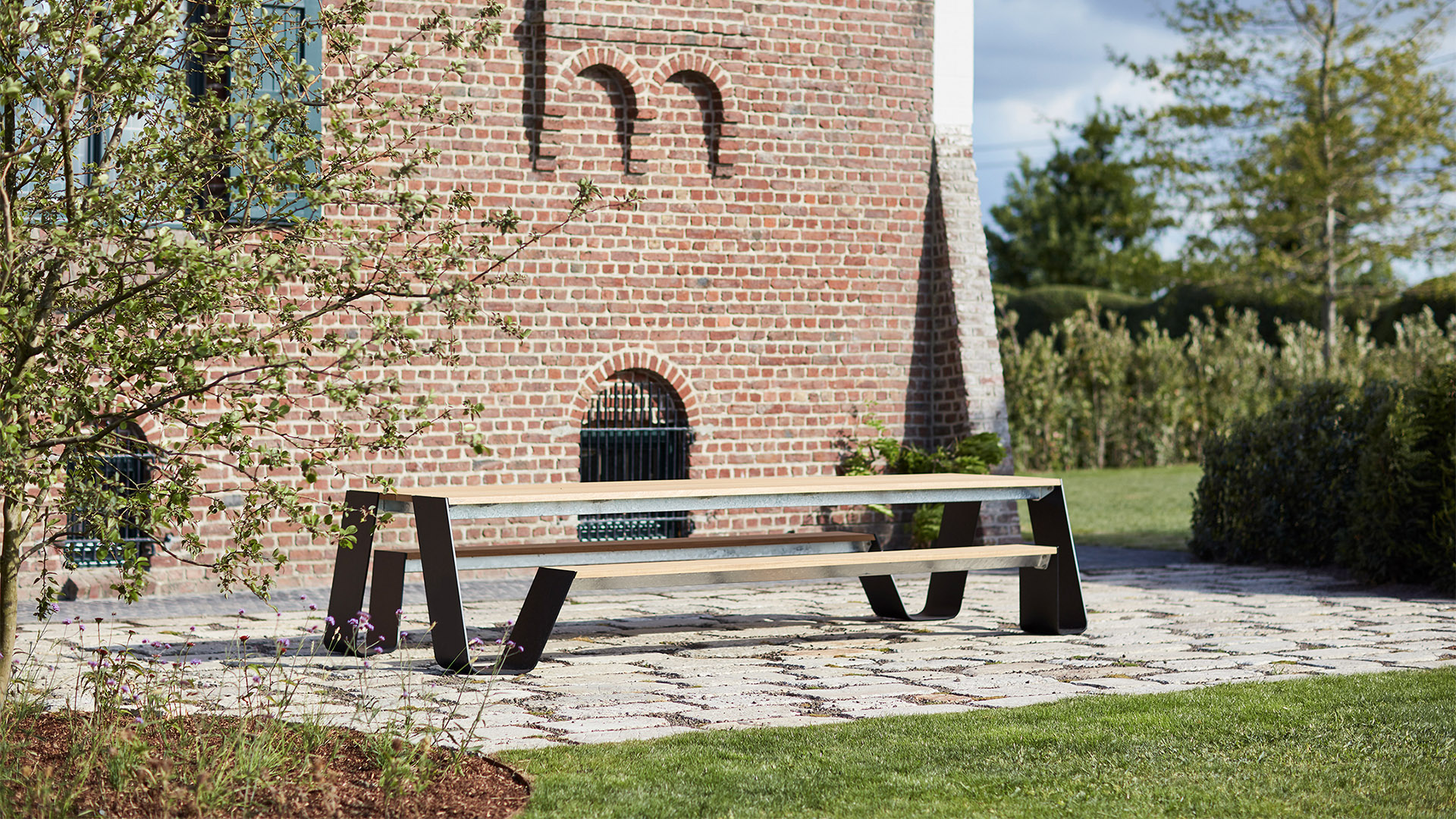 Hopper Picnic Table, Lifestyle