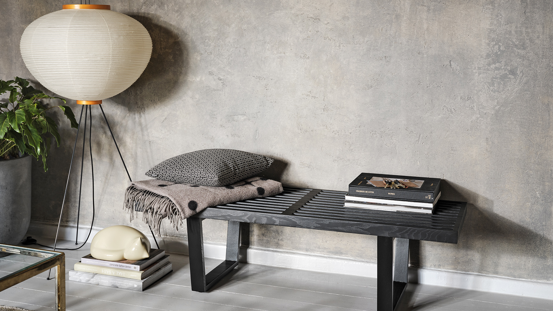 Akari 10A Floor Lamp, Lifestyle