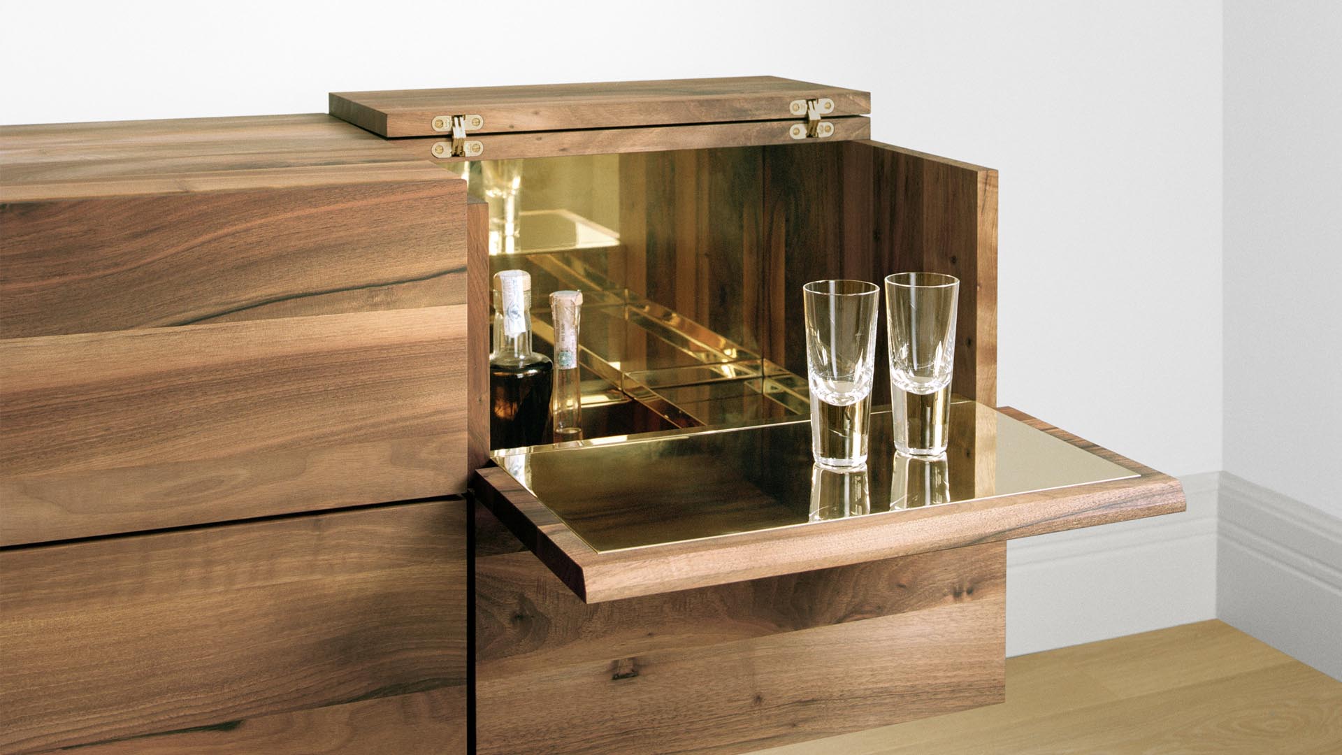 Araq Bar Cabinet