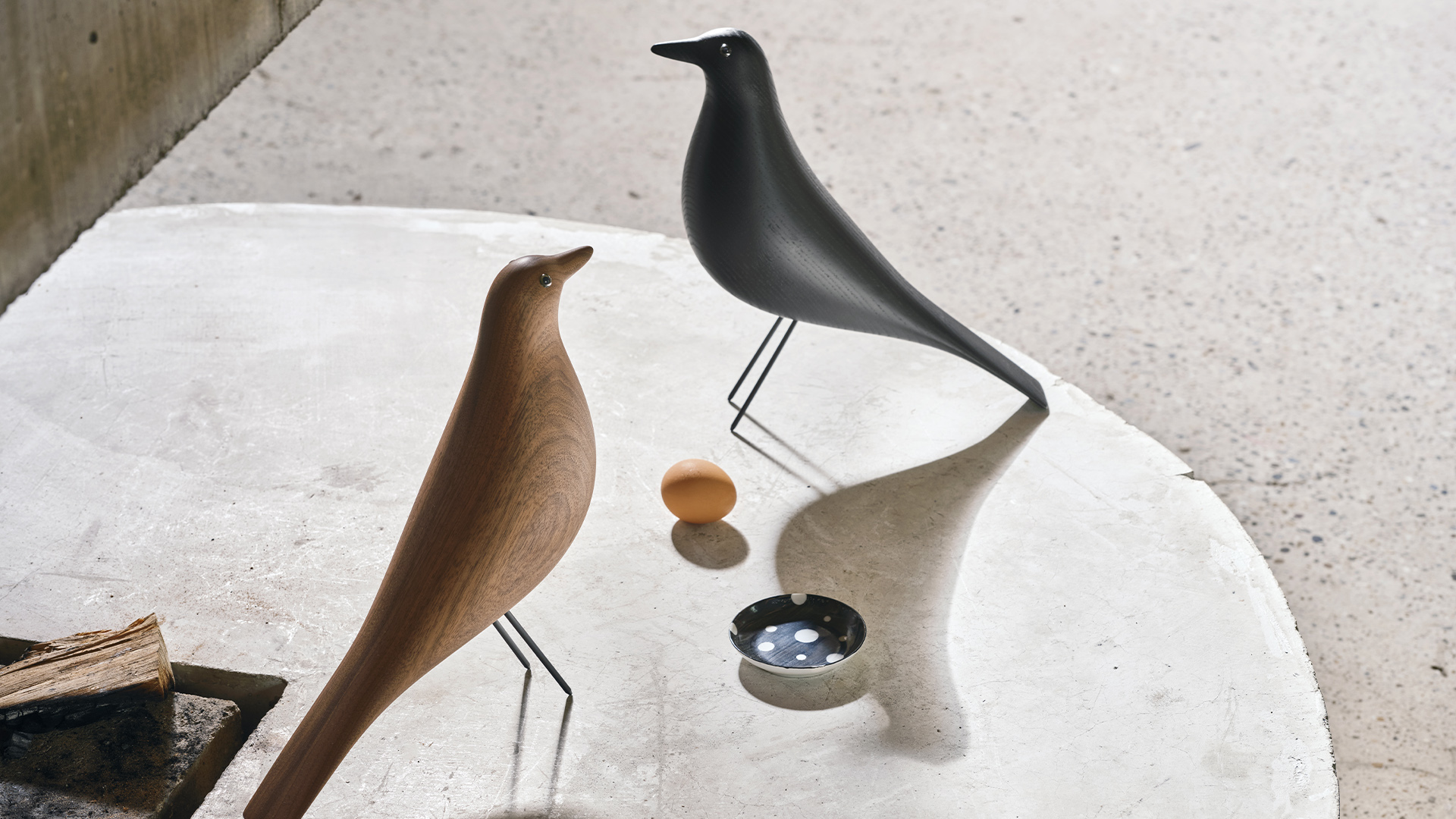 Eames House Bird, Lifestyle