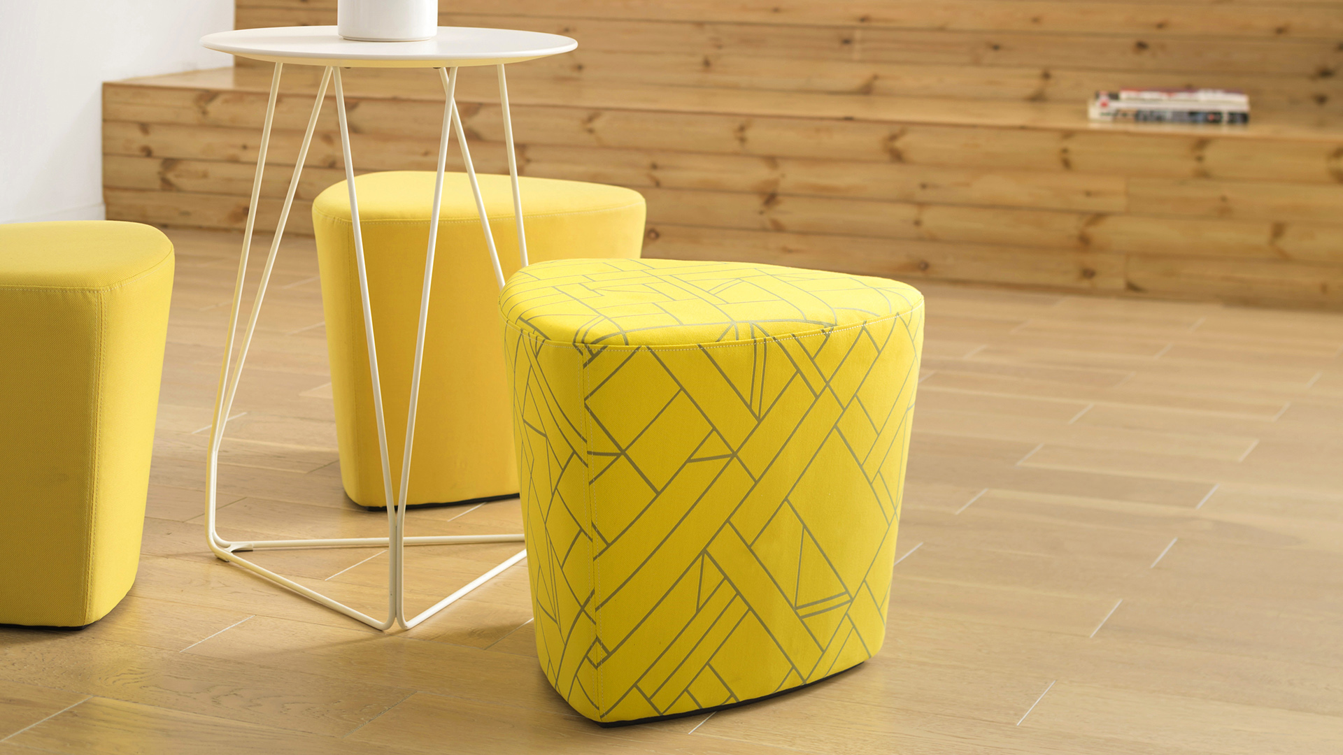 Sabha Stool, Lifestyle