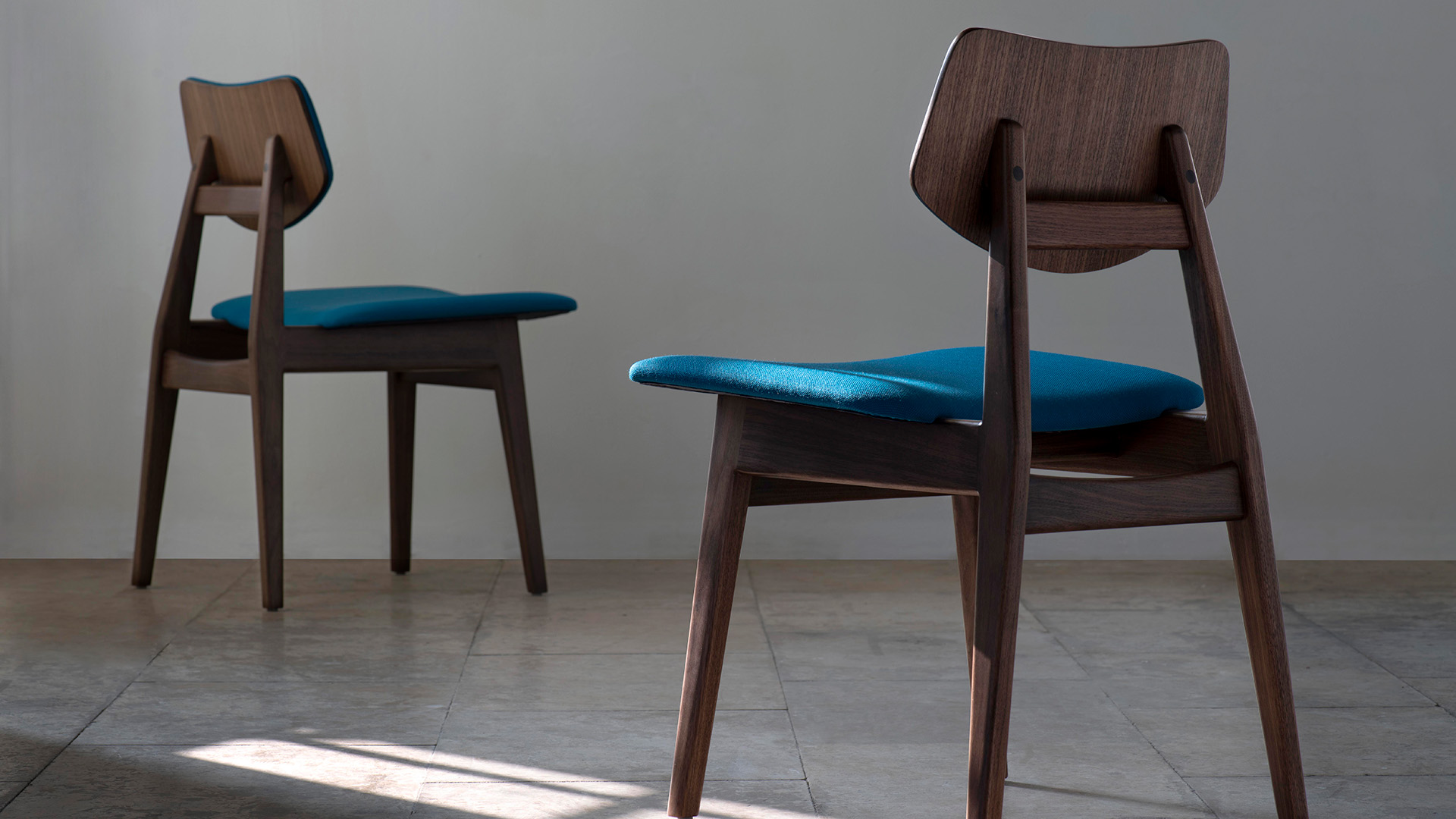 Risom C275 & C276 Chair, Lifestyle